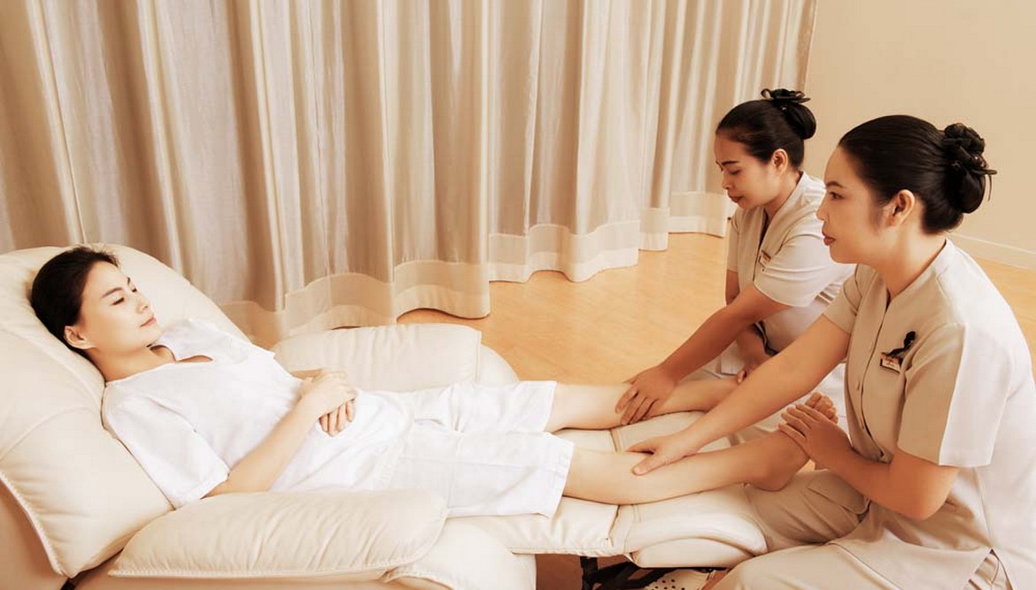 Four Hands  Massage